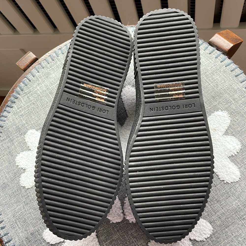 Lori Goldstein Platform Sneakers NWOT in original box - Picture 6 of 8